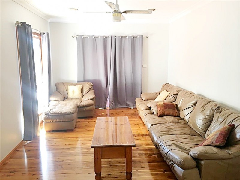 16 Bundara Crescent, Tumut NSW 2720