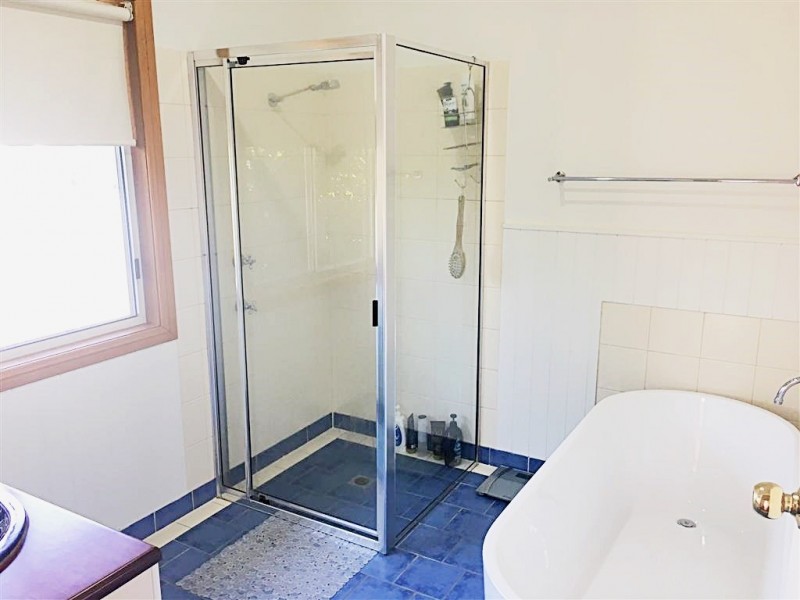 16 Bundara Crescent, Tumut NSW 2720