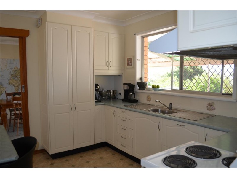 96 Simpson Street, Tumut NSW 2720