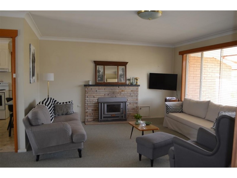 96 Simpson Street, Tumut NSW 2720
