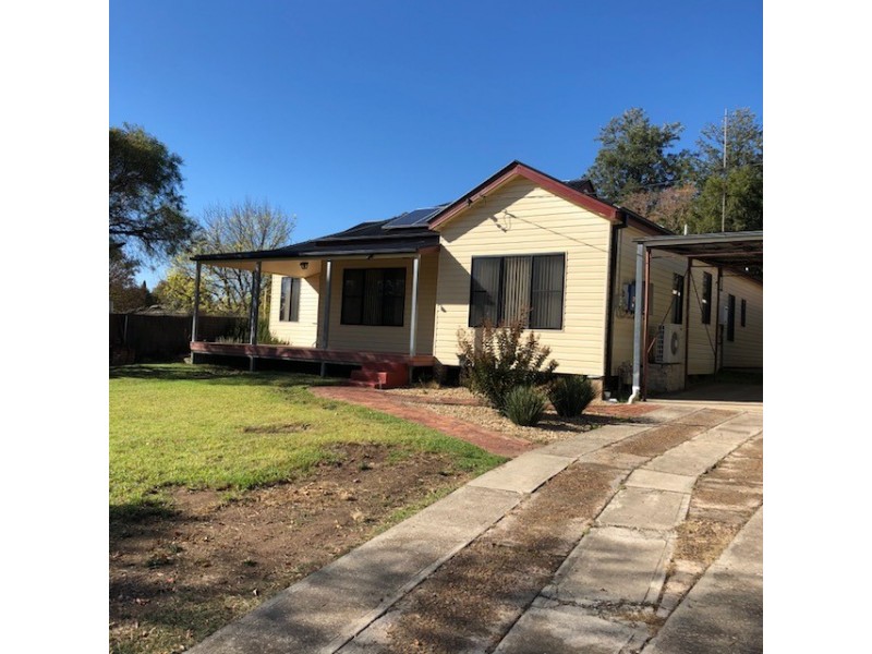 58 Sydney Street, Tumut NSW 2720