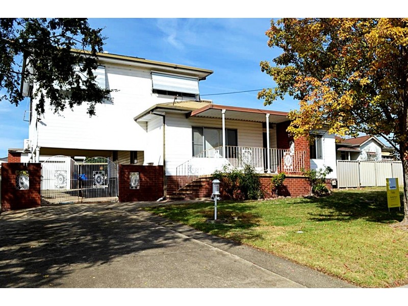 28 Howick Street, Tumut NSW 2720