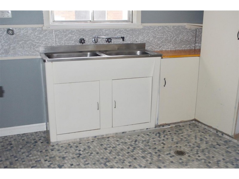 28 Howick Street, Tumut NSW 2720