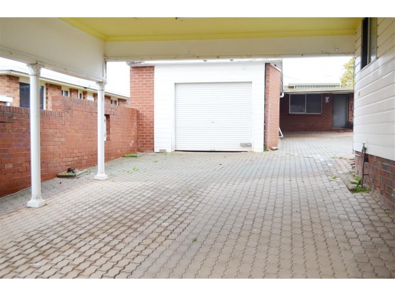 28 Howick Street, Tumut NSW 2720