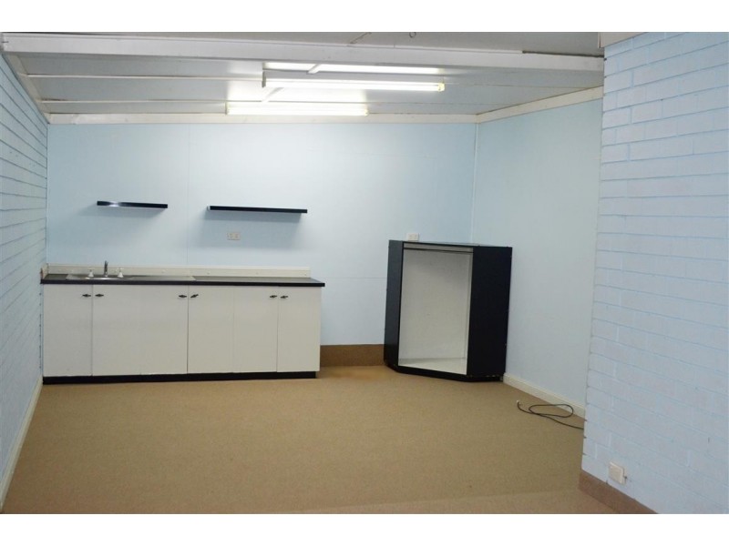 28 Howick Street, Tumut NSW 2720