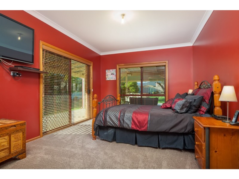 60 Currawong Road, Tumut NSW 2720