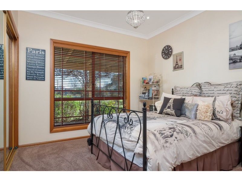 60 Currawong Road, Tumut NSW 2720