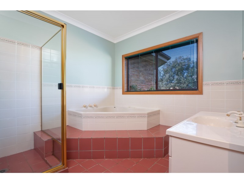 60 Currawong Road, Tumut NSW 2720