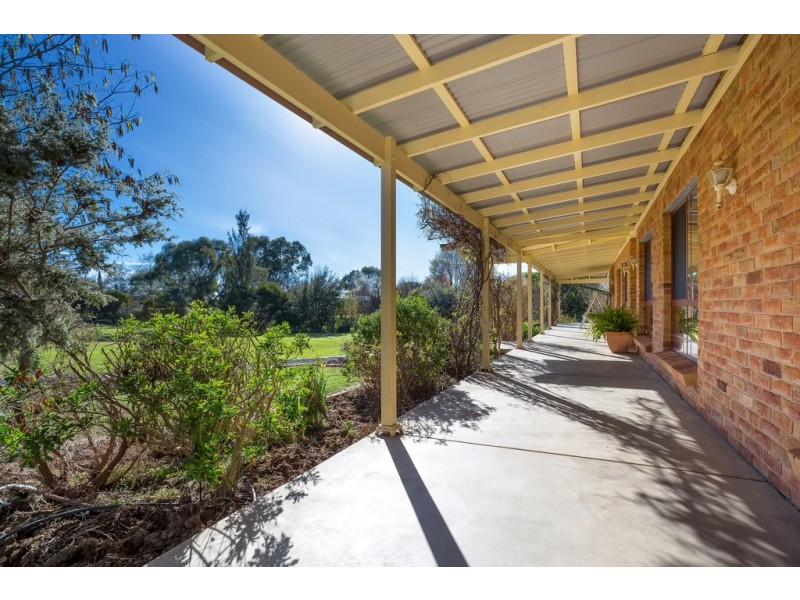 60 Currawong Road, Tumut NSW 2720