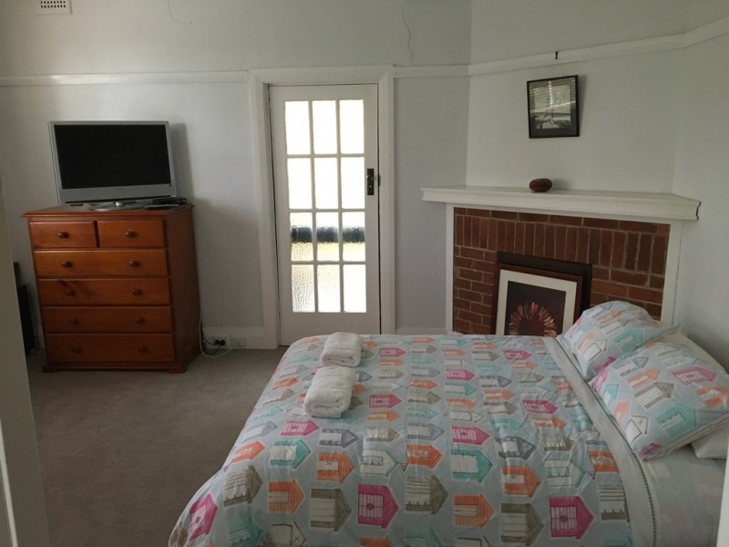 85 Lambie Street, Tumut NSW 2720