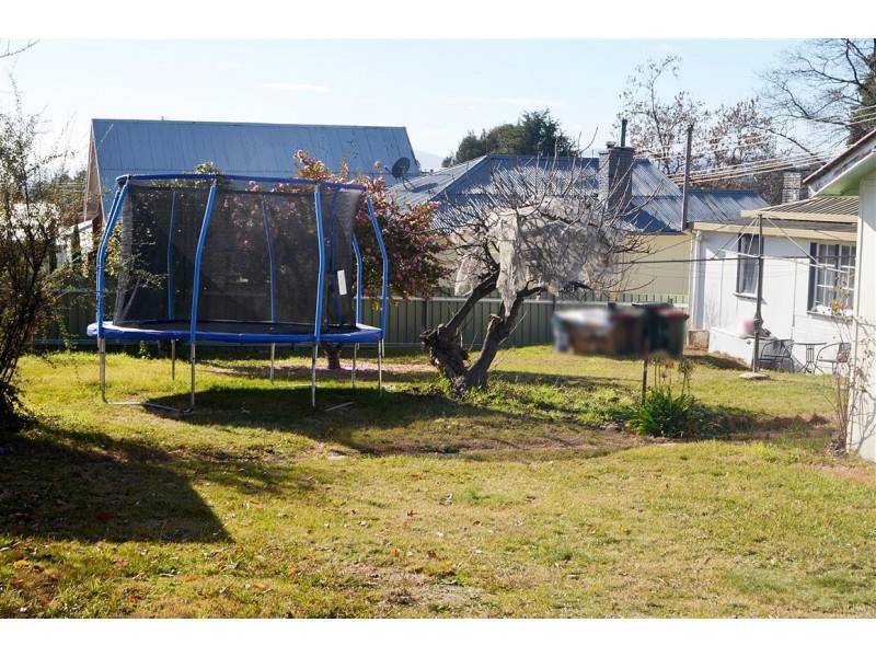 16 Tumbarumba Road, Batlow NSW 2730