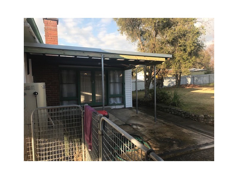 4 Colwell Street, Tumut NSW 2720