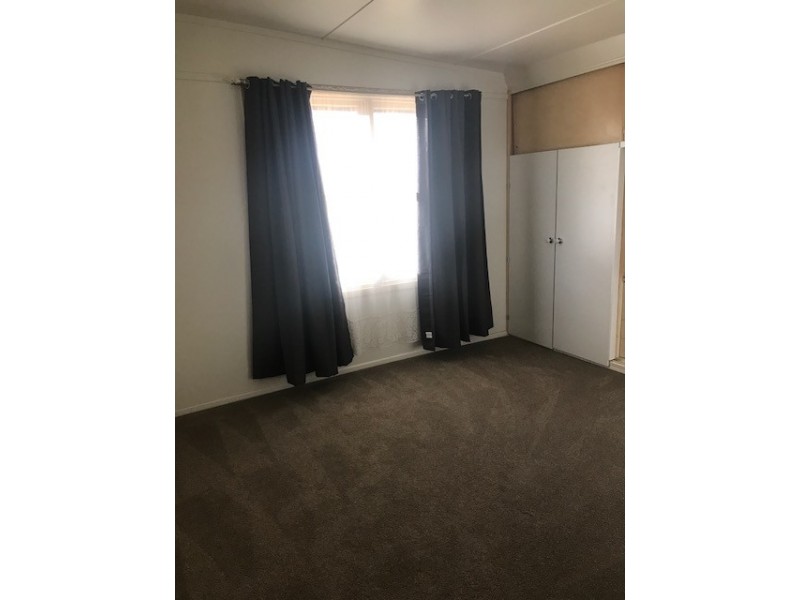 4 Colwell Street, Tumut NSW 2720