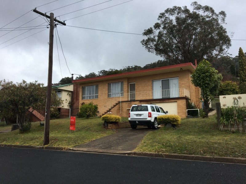 33 Sunnyside Ave, Batlow NSW 2730