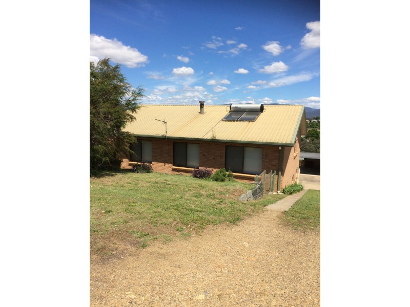 62 Howick Street, Tumut NSW 2720