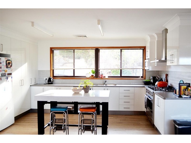 66 Carey Street, Tumut NSW 2720