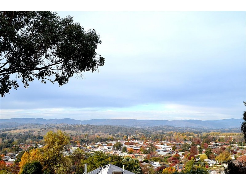 66 Carey Street, Tumut NSW 2720