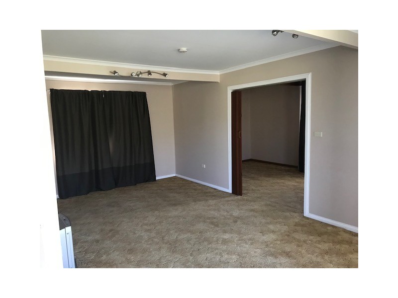 115 Broughton Street, Tumut NSW 2720