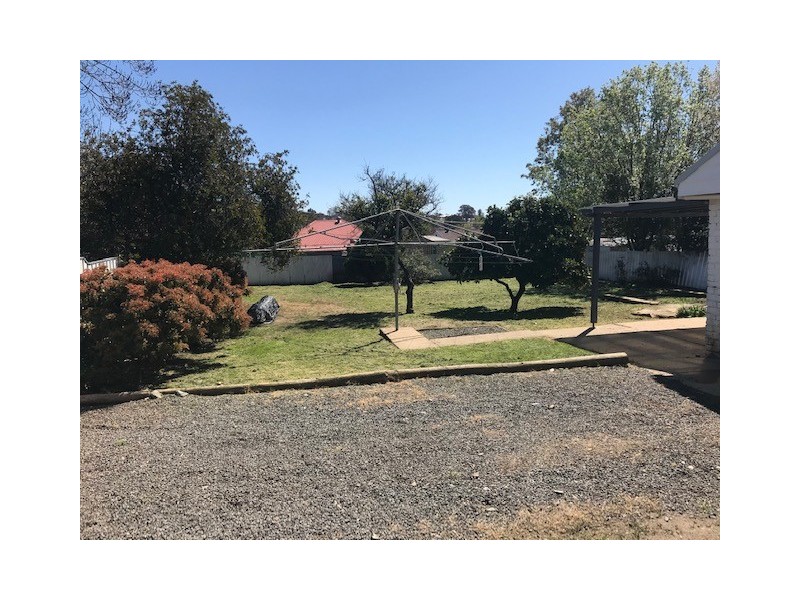 115 Broughton Street, Tumut NSW 2720