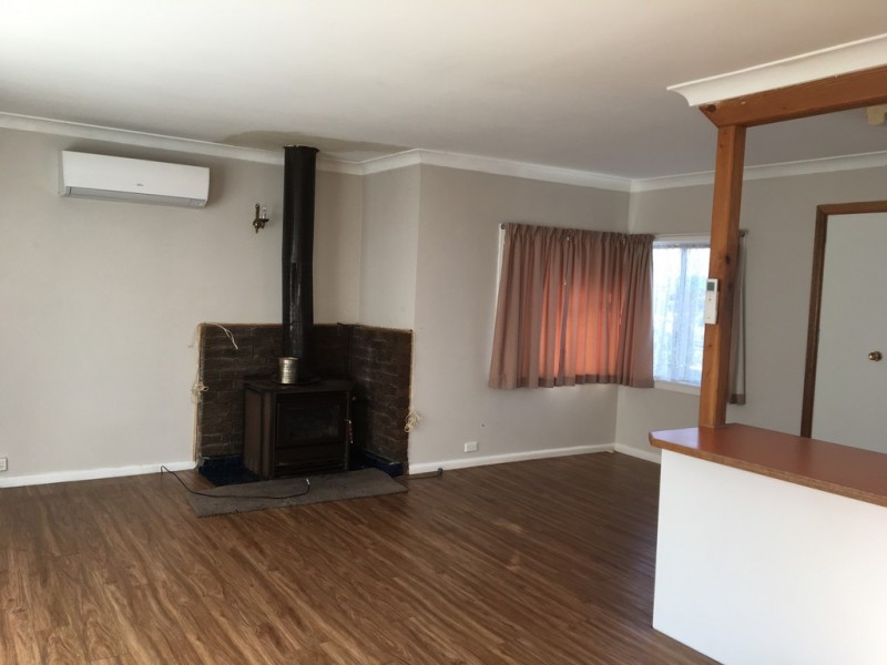 33 Sunnyside Ave, Batlow NSW 2730