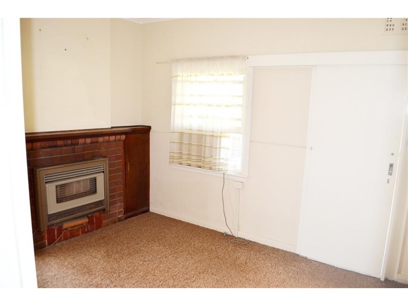 27 Capper Street, Tumut NSW 2720