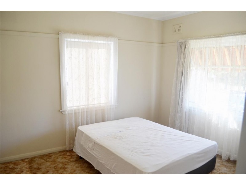 27 Capper Street, Tumut NSW 2720