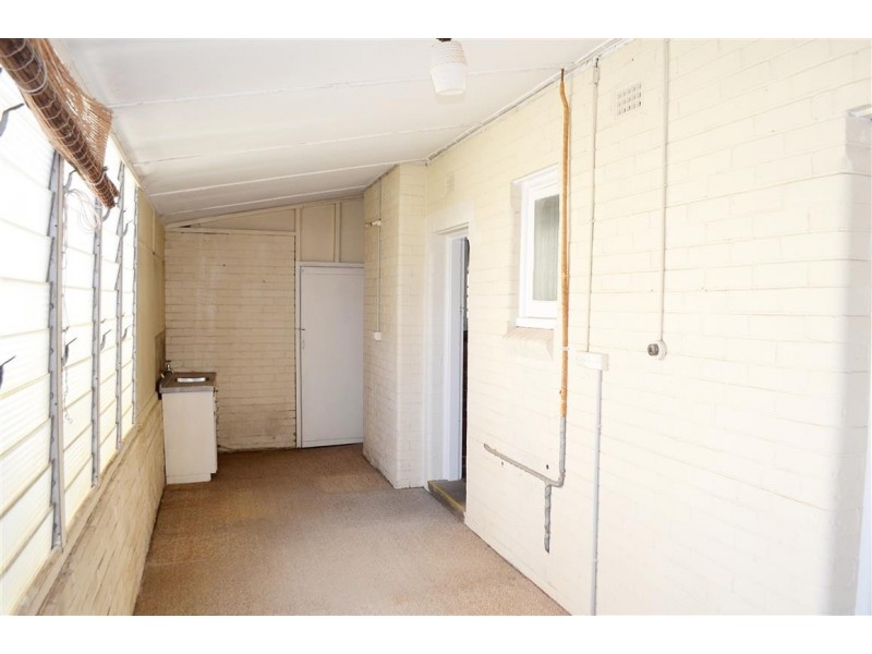 27 Capper Street, Tumut NSW 2720