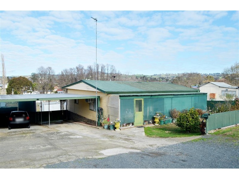8-10 Bleak Street, Adelong NSW 2729