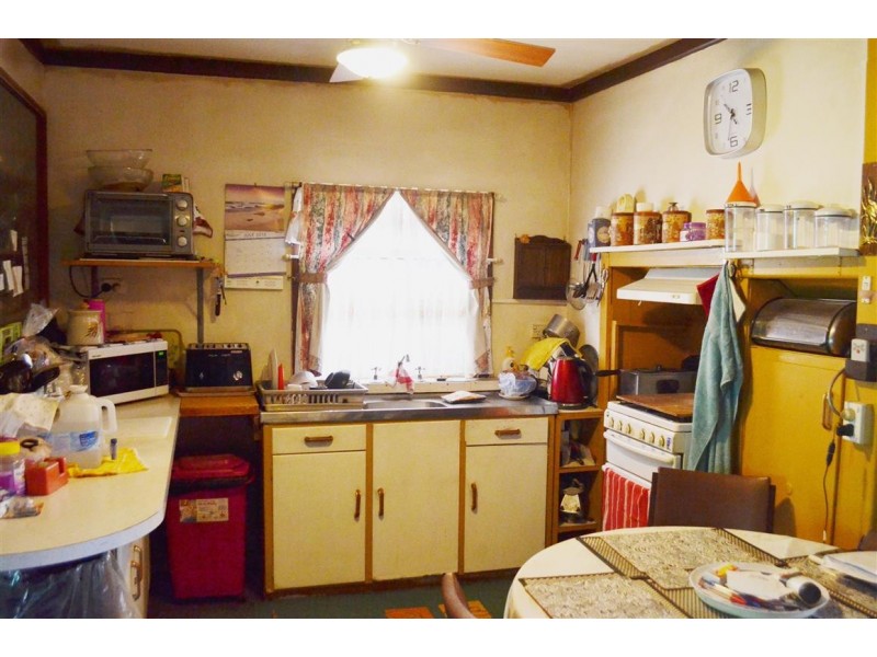 8-10 Bleak Street, Adelong NSW 2729