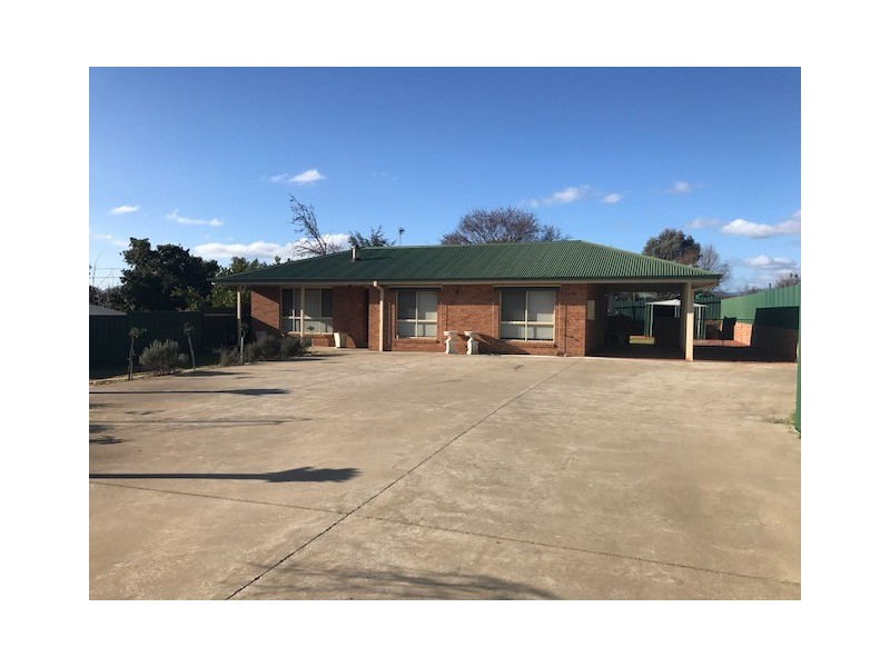 156 Fitzroy Street, Tumut NSW 2720