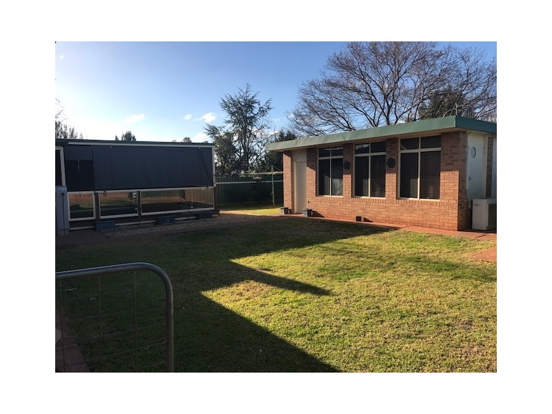 156 Fitzroy Street, Tumut NSW 2720