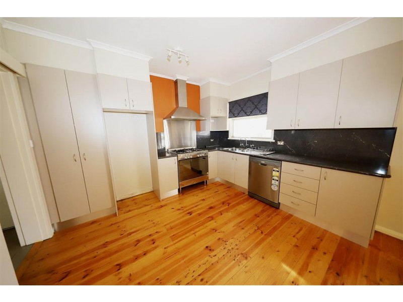 2 Nellis Street, Batlow NSW 2730