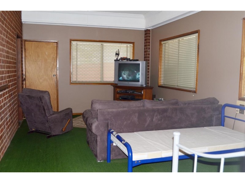 2 Nellis Street, Batlow NSW 2730