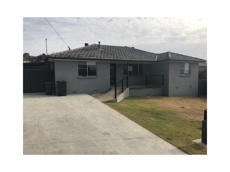 11 Mangaroo Avenue, Tumut NSW 2720