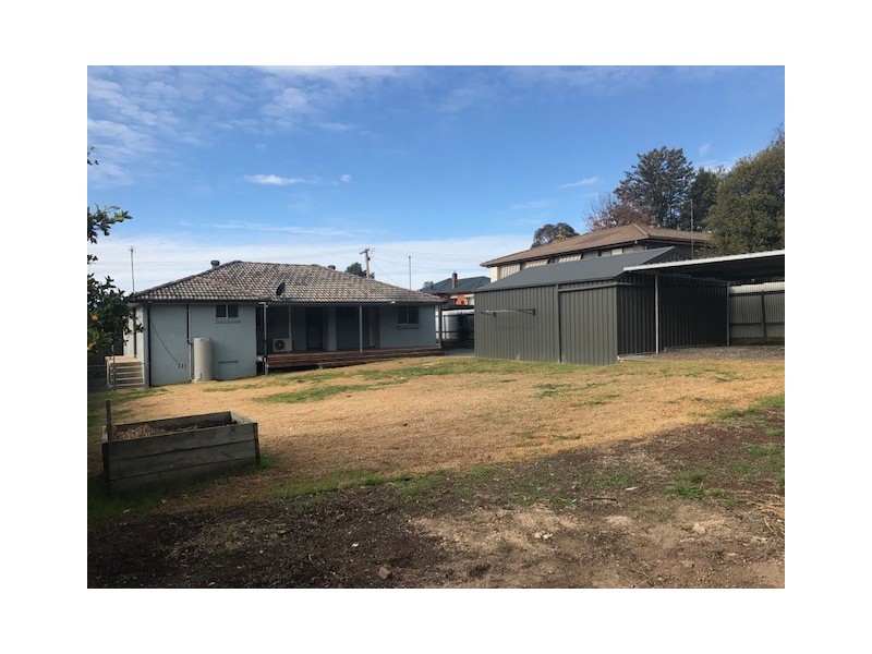 11 Mangaroo Avenue, Tumut NSW 2720