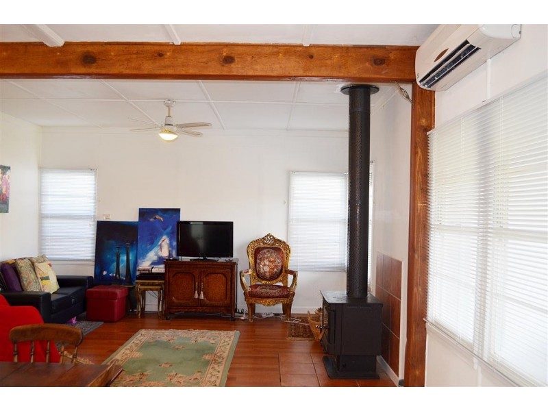 49 Cromwell Street, Adelong NSW 2729