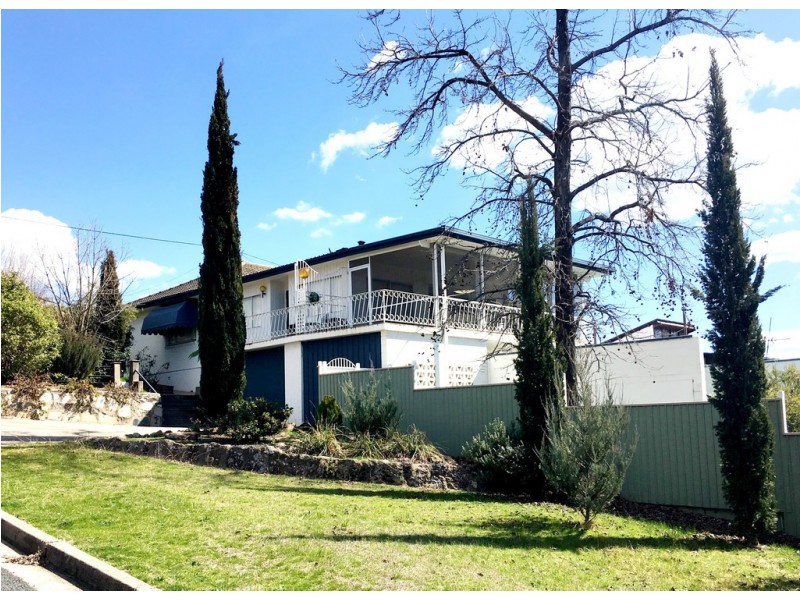 18 Highland Avenue, Tumut NSW 2720