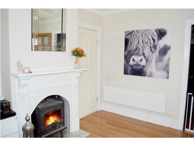 42 Carey Street, Tumut NSW 2720