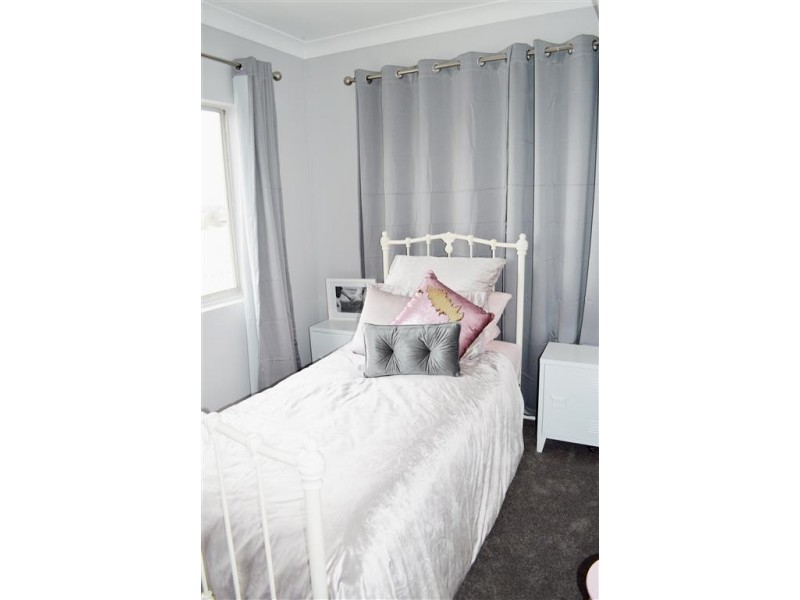 42 Carey Street, Tumut NSW 2720