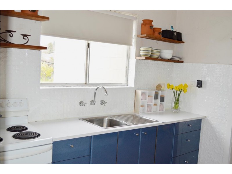 42 Carey Street, Tumut NSW 2720