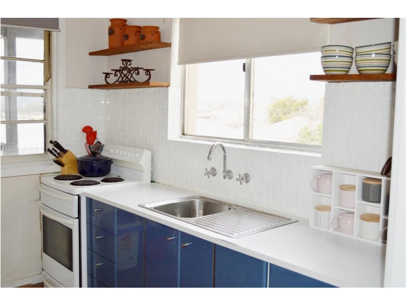 42 Carey Street, Tumut NSW 2720