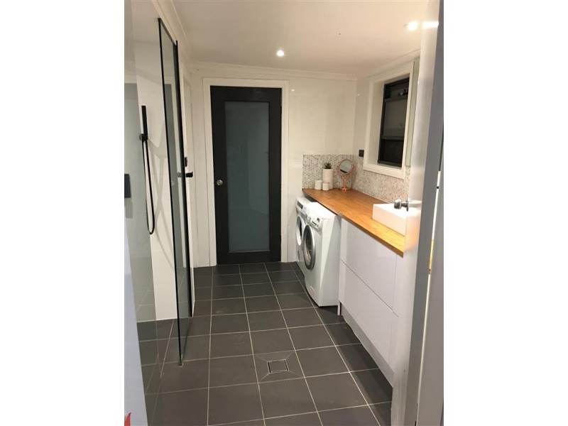 42 Carey Street, Tumut NSW 2720