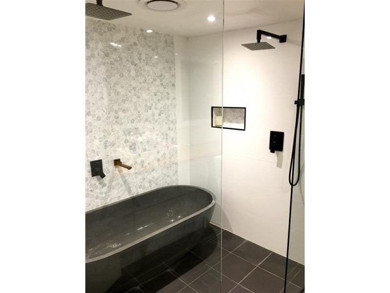 42 Carey Street, Tumut NSW 2720