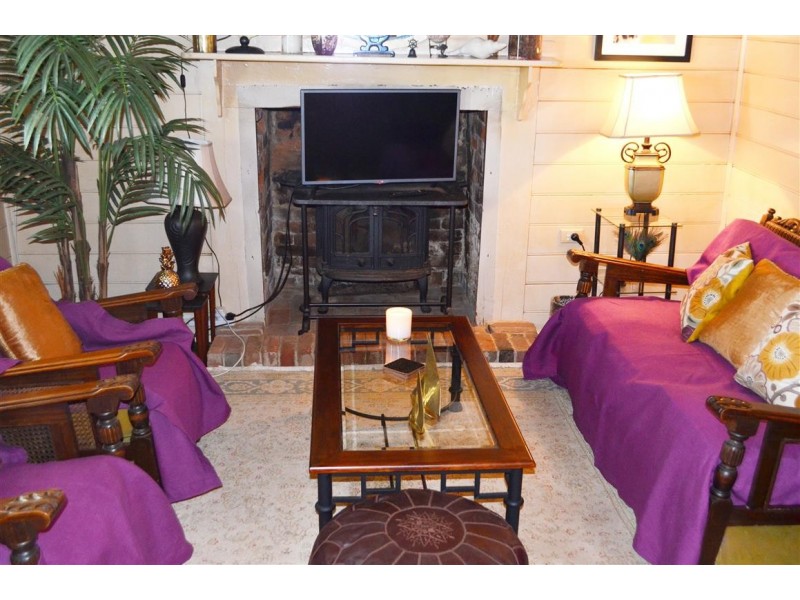 35 Sydney Street, Tumut NSW 2720