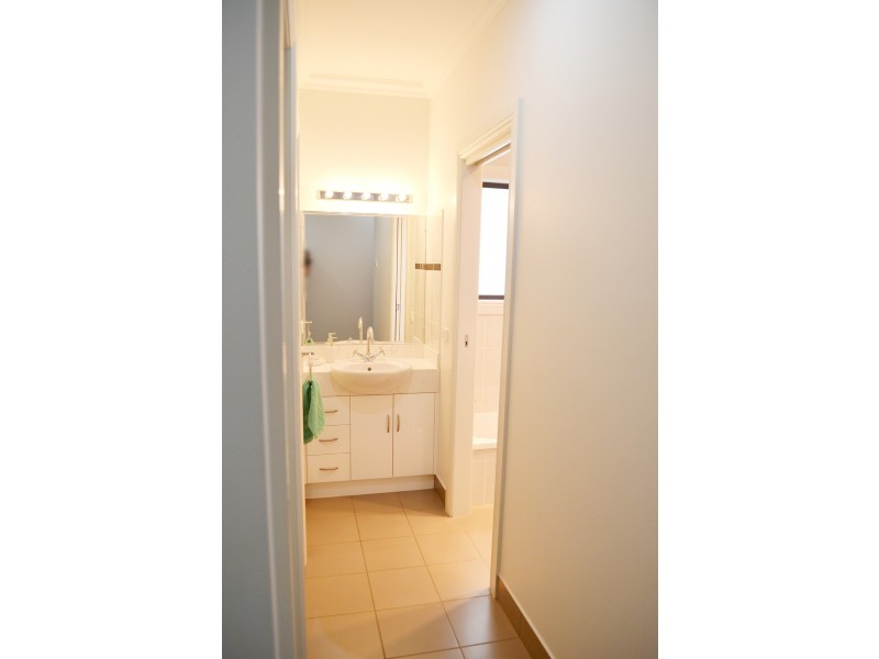 1/52 Simpson Street, Tumut NSW 2720