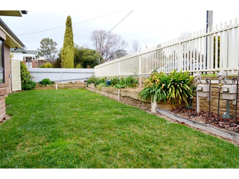 1/52 Simpson Street, Tumut NSW 2720