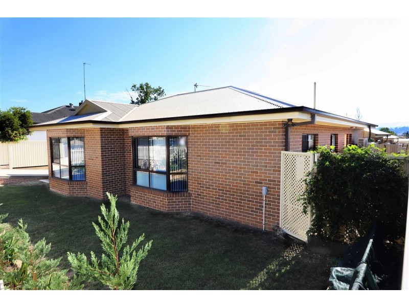 1/52 Simpson Street, Tumut NSW 2720