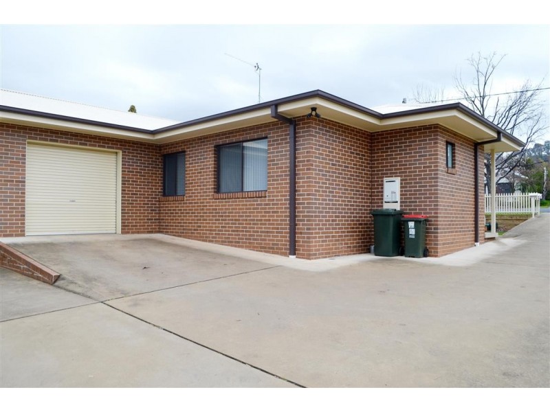 1/52 Simpson Street, Tumut NSW 2720