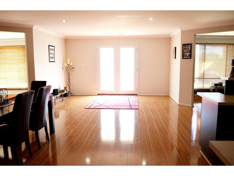 10 Green Street, Tumut NSW 2720