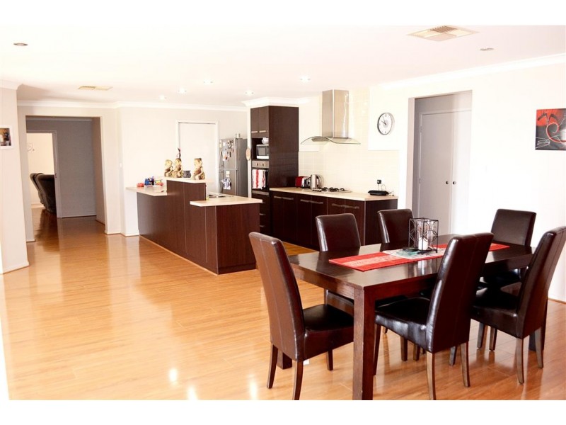 10 Green Street, Tumut NSW 2720